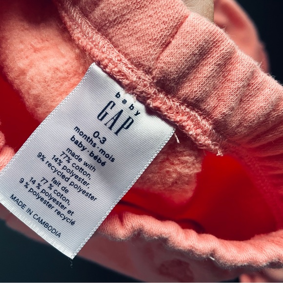 GAP baby girl pink plush jogger set size 0-3 months with bow detail - Picture 3 of 5